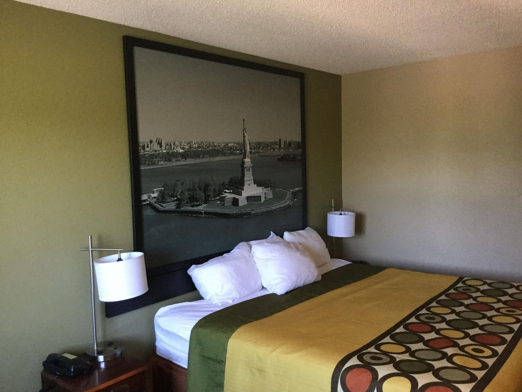 Hotel Super 8 By Wyndham Amsterdam Esterno foto