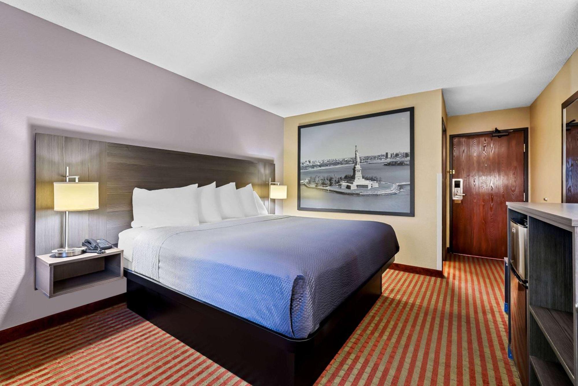 Hotel Super 8 By Wyndham Amsterdam Esterno foto