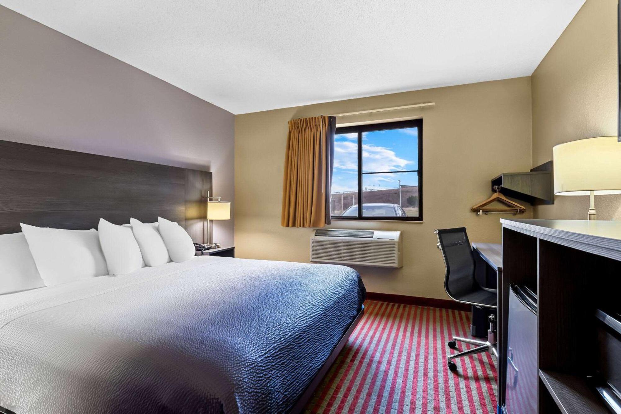 Hotel Super 8 By Wyndham Amsterdam Esterno foto