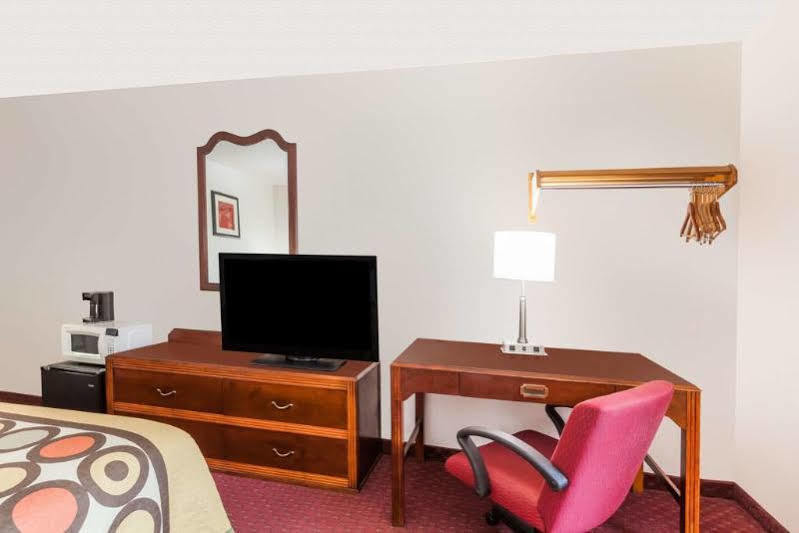 Hotel Super 8 By Wyndham Amsterdam Esterno foto